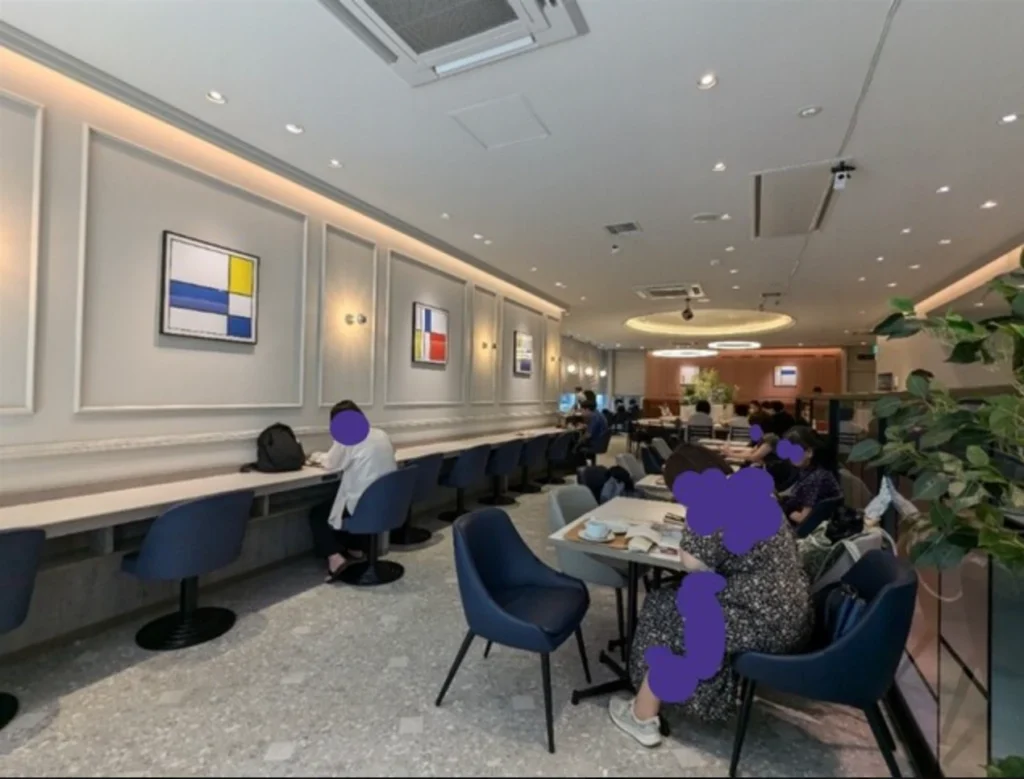 エクセルシオール カフェ お茶の水店の店内画像